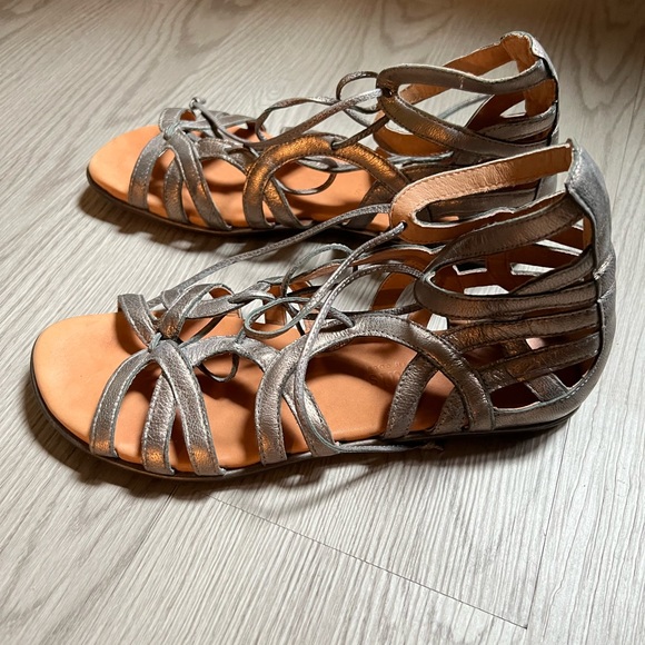 Gentle Souls Break My Heart 3 Graphite Sandals - Picture 7 of 9